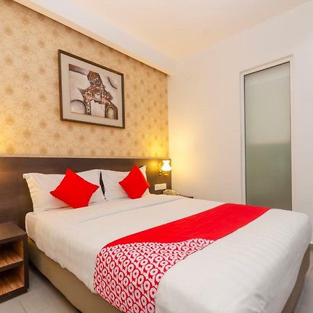 Malacca Oyo 1164 Hotel 906 Kota Laksamana מראה חיצוני תמונה