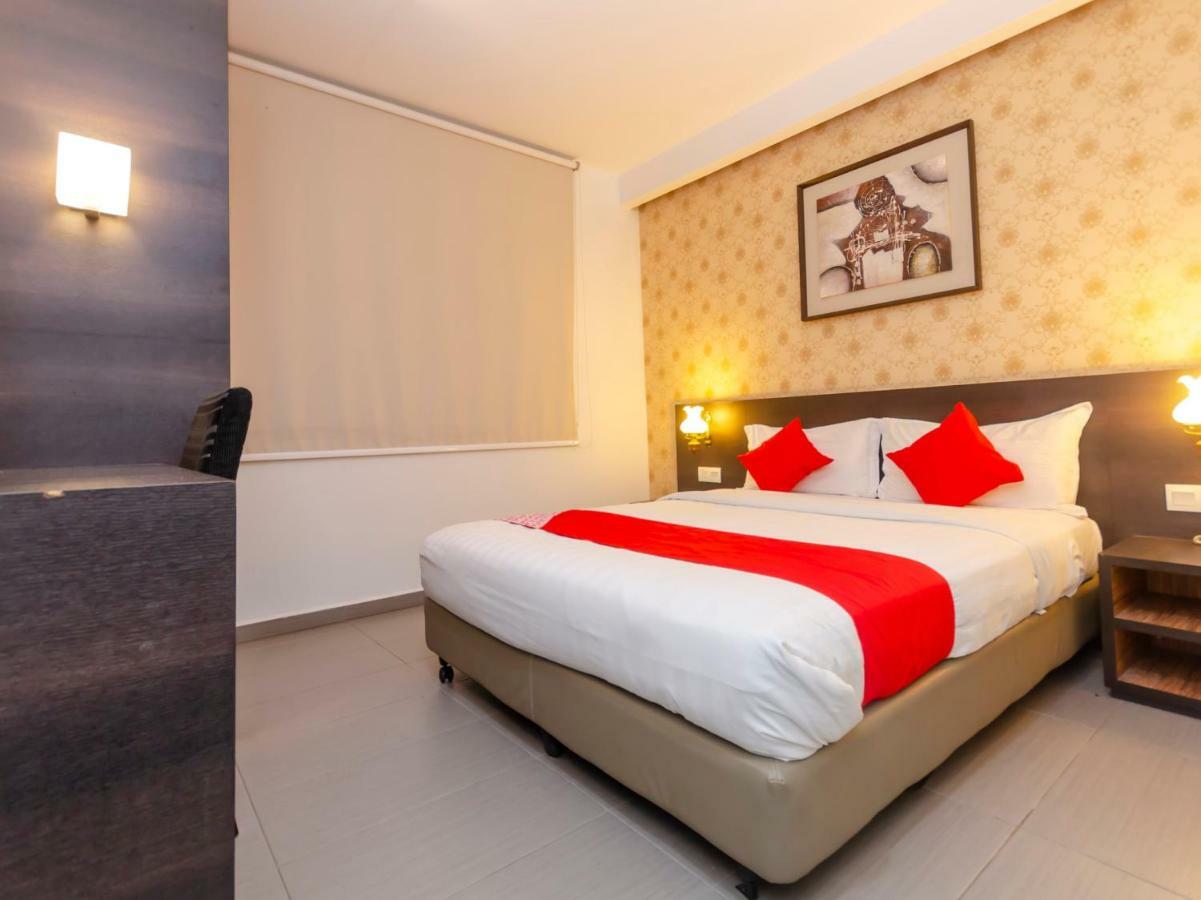 Malacca Oyo 1164 Hotel 906 Kota Laksamana מראה חיצוני תמונה